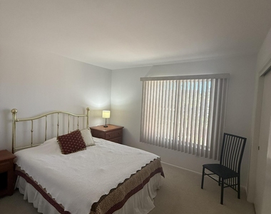 14518 W Heritage Drive - Photo Thumbnail 11