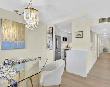 133 N Pompano Beach Boulevard - Photo Thumbnail 5