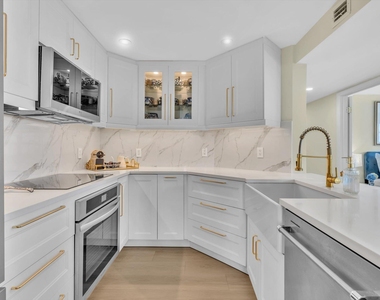 133 N Pompano Beach Boulevard - Photo Thumbnail 1