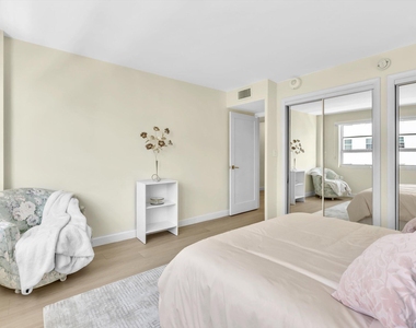 133 N Pompano Beach Boulevard - Photo Thumbnail 16