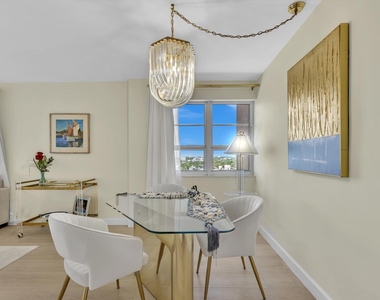 133 N Pompano Beach Boulevard - Photo Thumbnail 7