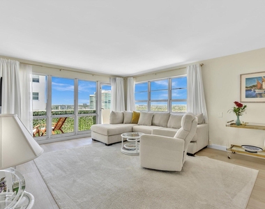 133 N Pompano Beach Boulevard - Photo Thumbnail 8