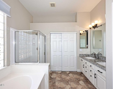 26628 N 41st Street - Photo Thumbnail 15