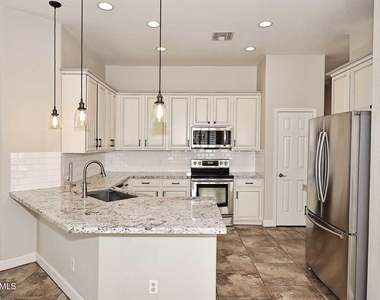 26628 N 41st Street - Photo Thumbnail 5