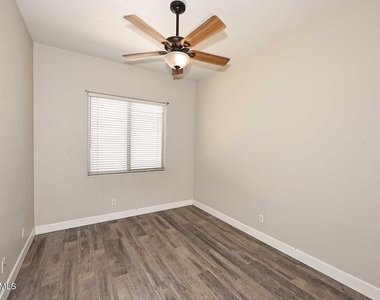 26628 N 41st Street - Photo Thumbnail 17
