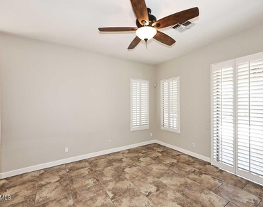 26628 N 41st Street - Photo Thumbnail 12