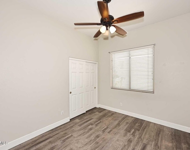 26628 N 41st Street - Photo Thumbnail 18