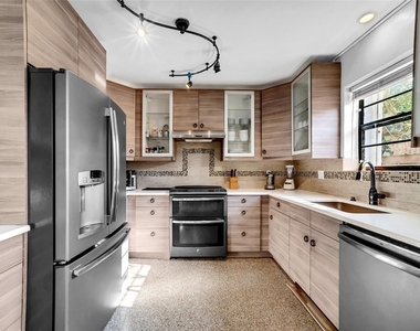 1507 Garfield Street - Photo Thumbnail 15