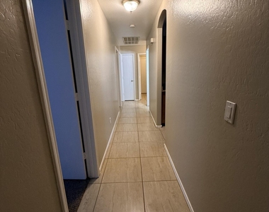 1622 S 229th Avenue - Photo Thumbnail 8