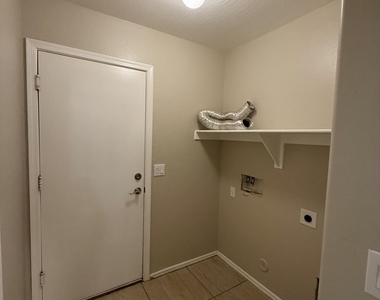 1622 S 229th Avenue - Photo Thumbnail 9