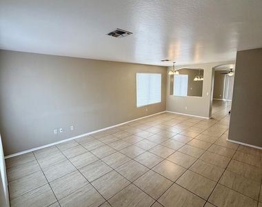 1622 S 229th Avenue - Photo Thumbnail 1