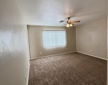 1622 S 229th Avenue - Photo Thumbnail 2