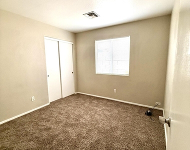 1622 S 229th Avenue - Photo Thumbnail 7