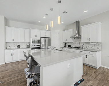 26154 S 227th Way - Photo Thumbnail 9