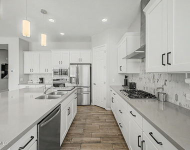26154 S 227th Way - Photo Thumbnail 10