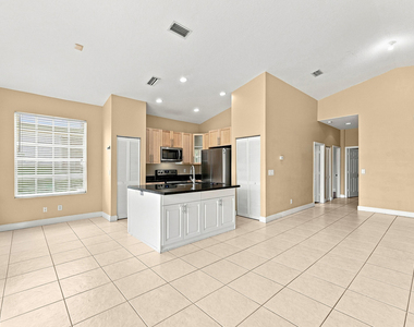 12376 Nw 53rd Street - Photo Thumbnail 6