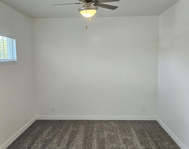 7981 E Wilshire Drive - Photo Thumbnail 13