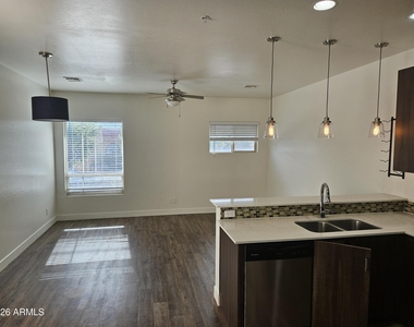 7981 E Wilshire Drive - Photo Thumbnail 5
