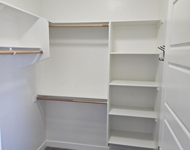 7981 E Wilshire Drive - Photo Thumbnail 12