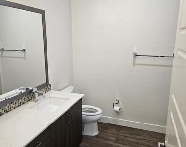 7981 E Wilshire Drive - Photo Thumbnail 8