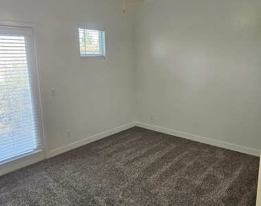 7981 E Wilshire Drive - Photo Thumbnail 10