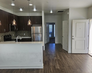 7981 E Wilshire Drive - Photo Thumbnail 4