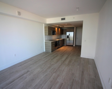 121 Ne 34th Street - Photo Thumbnail 7