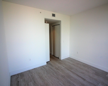 121 Ne 34th Street - Photo Thumbnail 24