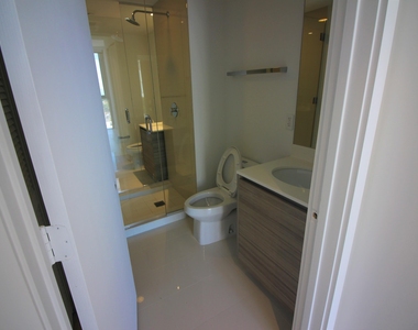 121 Ne 34th Street - Photo Thumbnail 27