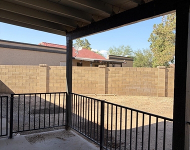 1139 W Laredo Street - Photo Thumbnail 18