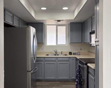 1139 W Laredo Street - Photo Thumbnail 8