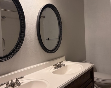 1139 W Laredo Street - Photo Thumbnail 15