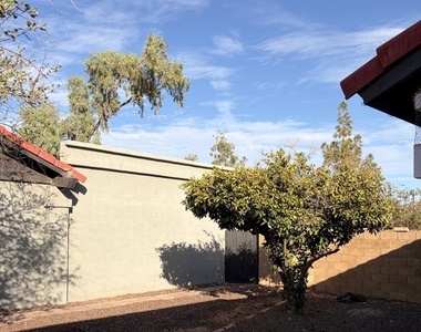 1139 W Laredo Street - Photo Thumbnail 3