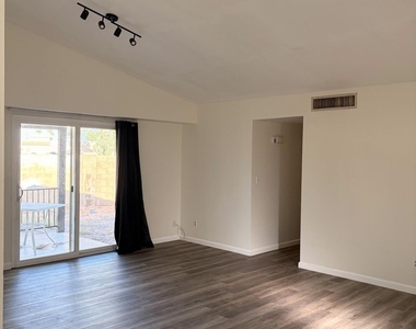 1139 W Laredo Street - Photo Thumbnail 7