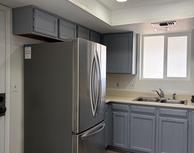 1139 W Laredo Street - Photo Thumbnail 9