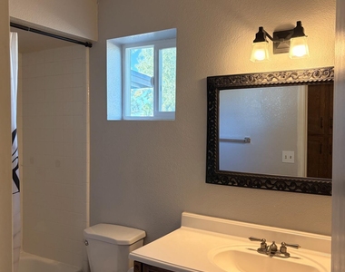 1139 W Laredo Street - Photo Thumbnail 12