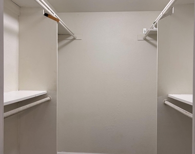 1139 W Laredo Street - Photo Thumbnail 14