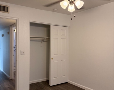 1139 W Laredo Street - Photo Thumbnail 17