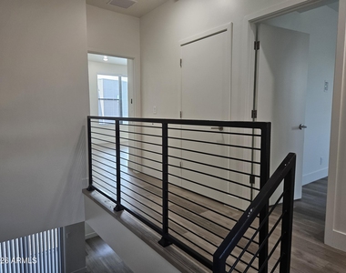 232 S Roosevelt Street - Photo Thumbnail 13