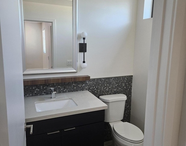 232 S Roosevelt Street - Photo Thumbnail 10