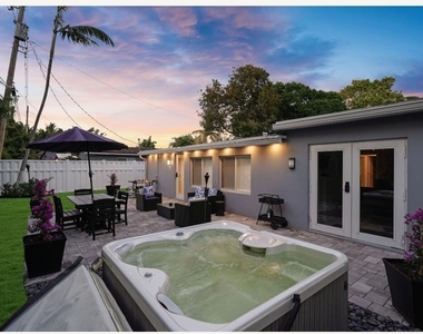 2817 Ne 9th Avenue - Photo Thumbnail 3