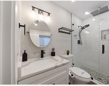 2817 Ne 9th Avenue - Photo Thumbnail 18