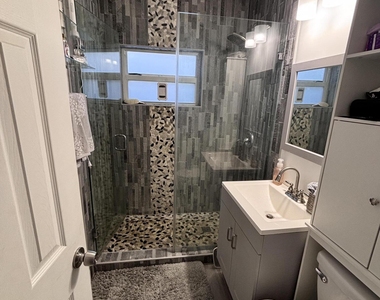 1345 Ne 15th Avenue - Photo Thumbnail 1
