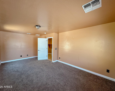 11034 W Washington Street - Photo Thumbnail 5