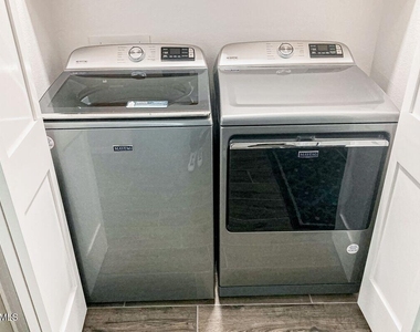 1318 W Coral Reef Drive - Photo Thumbnail 6