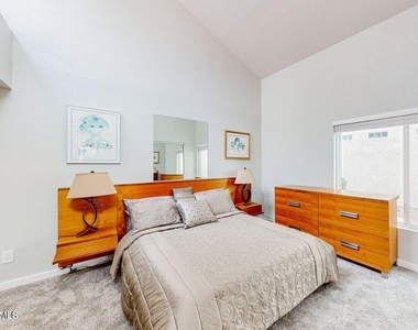 1318 W Coral Reef Drive - Photo Thumbnail 8