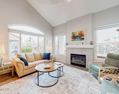 1318 W Coral Reef Drive - Photo Thumbnail 20