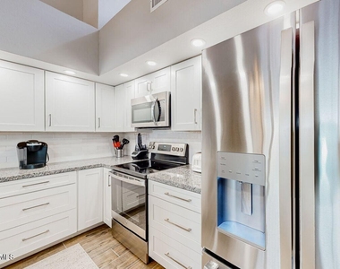1318 W Coral Reef Drive - Photo Thumbnail 13