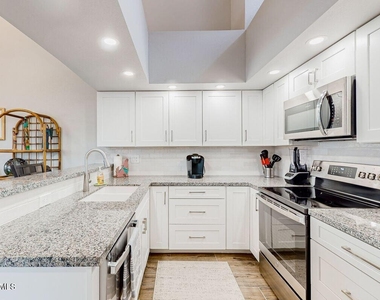 1318 W Coral Reef Drive - Photo Thumbnail 14