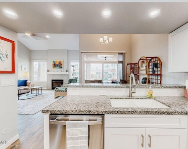 1318 W Coral Reef Drive - Photo Thumbnail 12